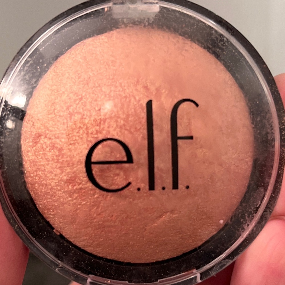 E.L.F. PROBABLY Halo Glow Powder in Apricot Glow
